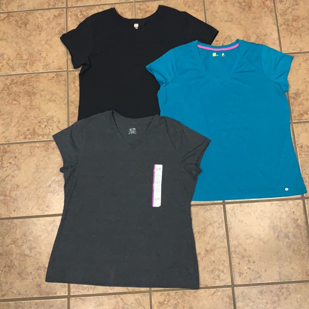 3 New & Like New Athletic Vneck Tees XL